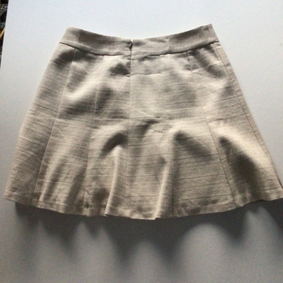 Banana Republic Cream Skirt Size 8 - Picture 3 of 4